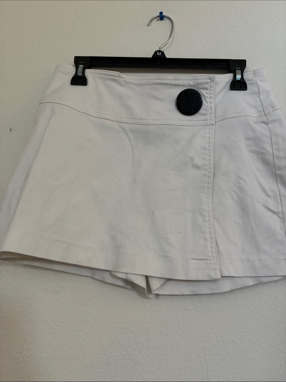 Vintage Cache Women's Skort with Decorative Button white  sz. 4